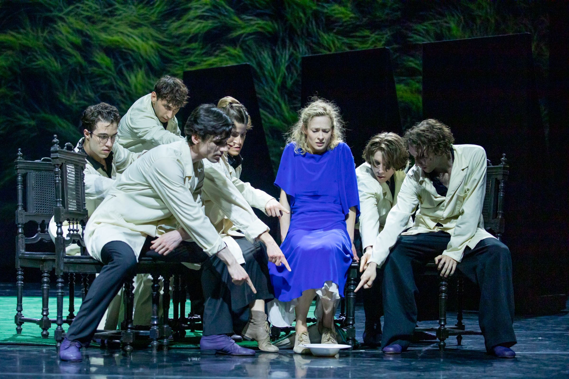 Polish National Ballet in Izadora Weiss’ <i>Delusions</i> (Virginia) &copy; Ewa Krasucka