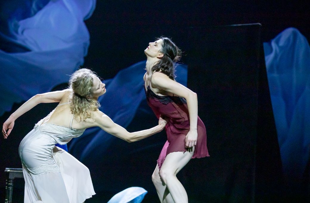 Daria Majewska as Virginia and Yana Shtanhei as Vita in <i>Delusions</i> (Virginia) &copy; Ewa Krasucka