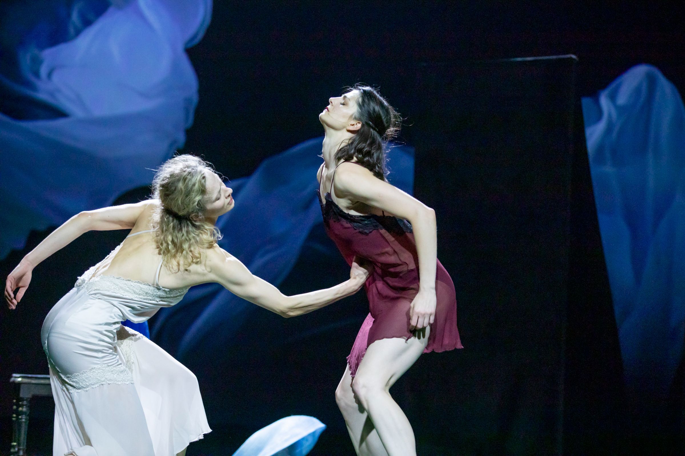 Daria Majewska as Virginia and Yana Shtanhei as Vita in <i>Delusions</i> (Virginia) &copy; Ewa Krasucka