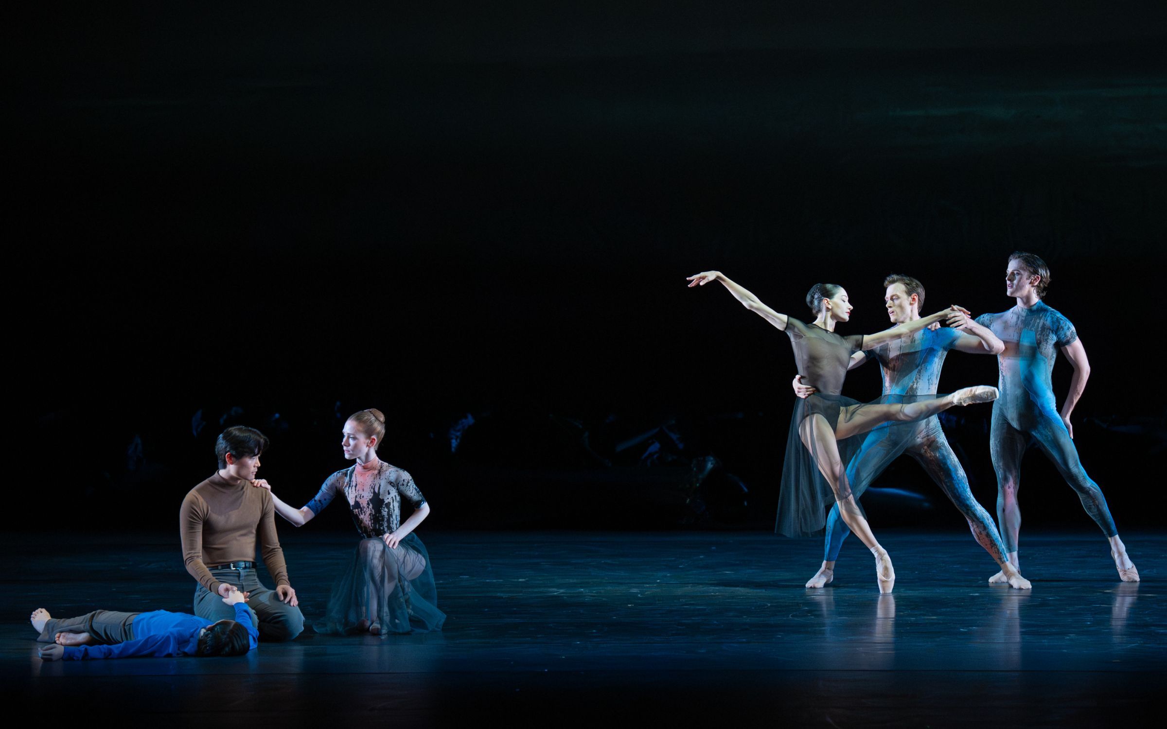 Dancers from Dutch National Ballet in Alexei Ratmansky’s <i>Solitude</i> &copy; Altin Kaftira