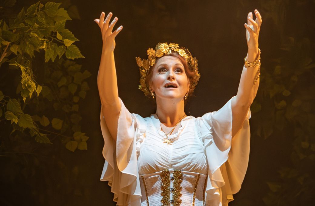 Claire Lees (Minerva) &copy; Craig Fuller