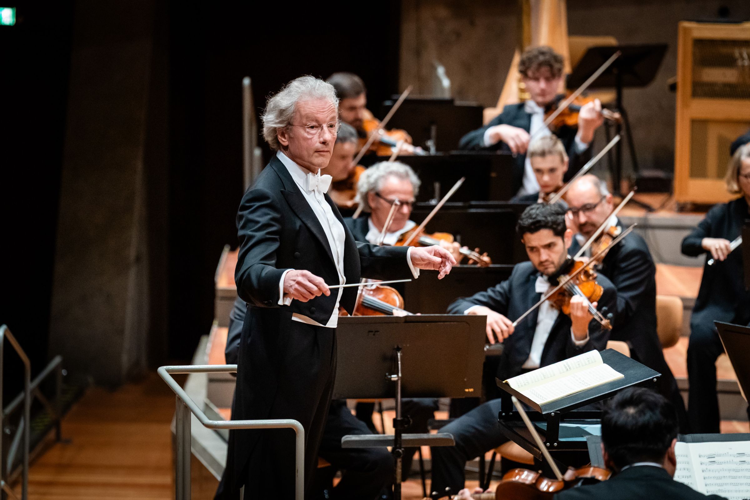 Franz Welser-Möst conducts the Berliner Philharmoniker &copy; Stephan Rabold