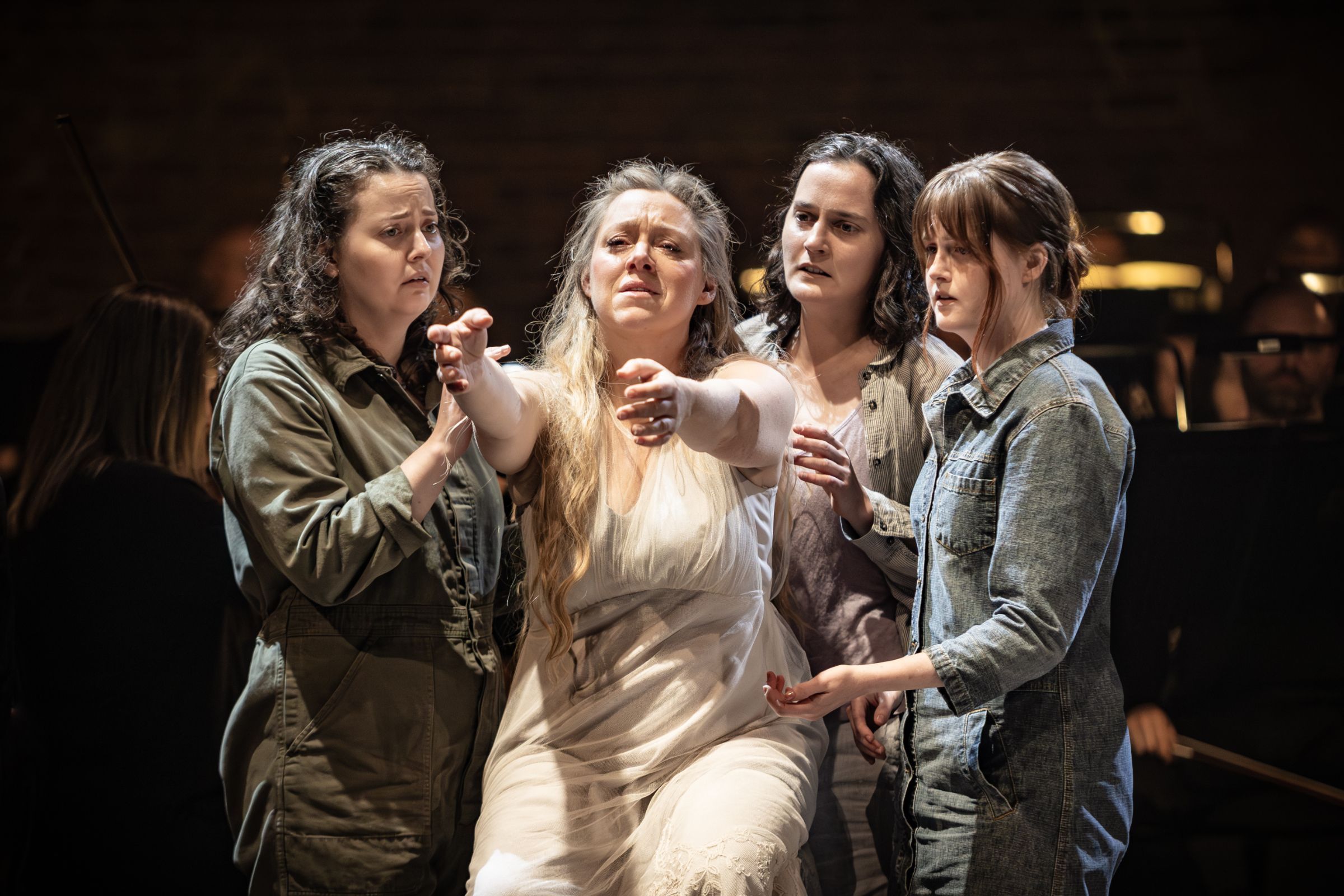 Sophie Bevan (Mélisande) with Myrna Tennant, Camilla Seale and Phoebe Rayner © Craig Fuller