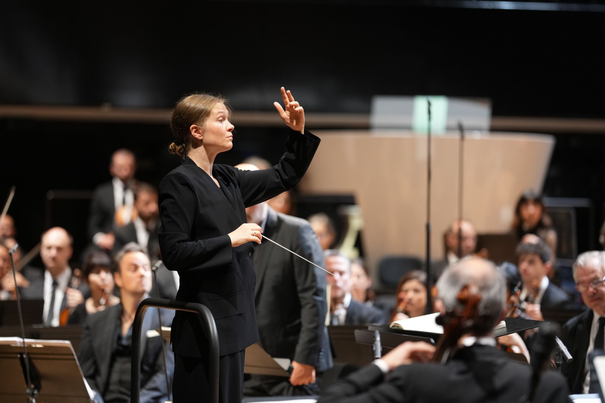 Mirga Gražinytė-Tyla dirige le <i>War Requiem</i> à la Philharmonie © Christophe Abramowitz / Radio France
