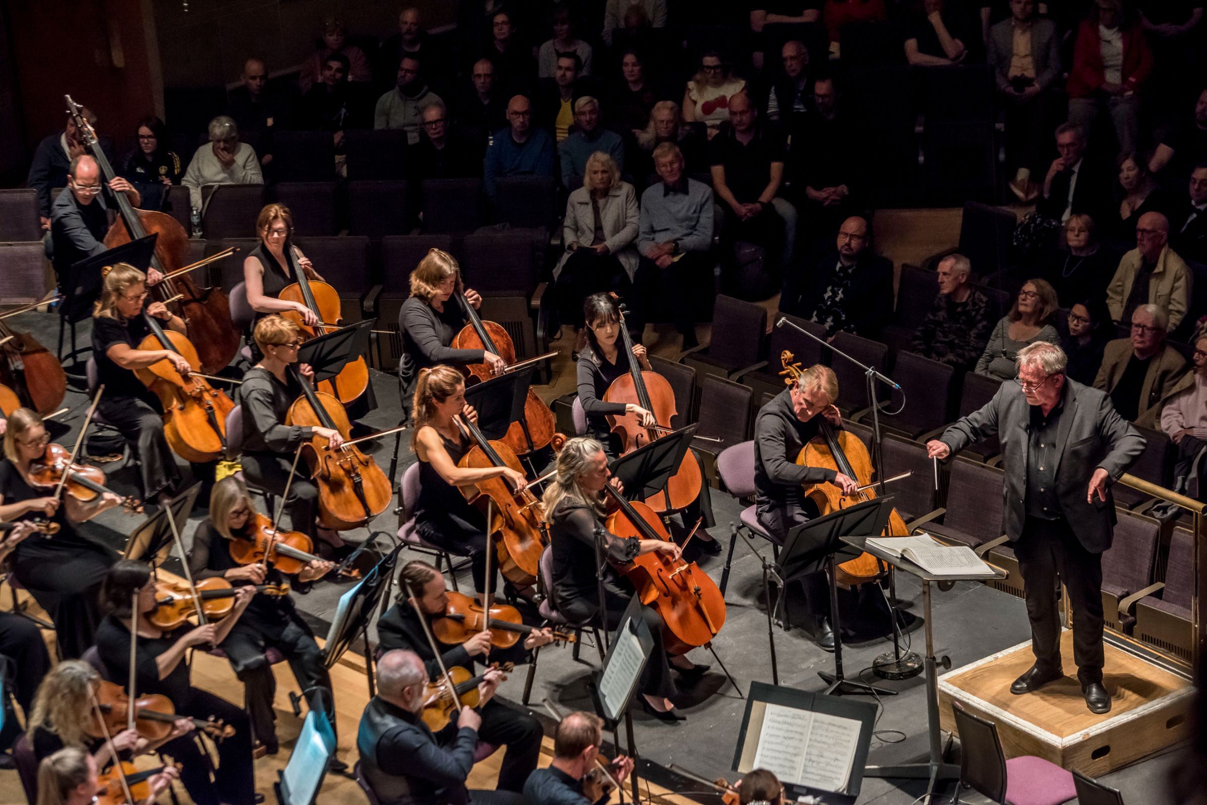 John Storgårds conducts the BBC Philharmonic Orchestra &copy; Chris Payne