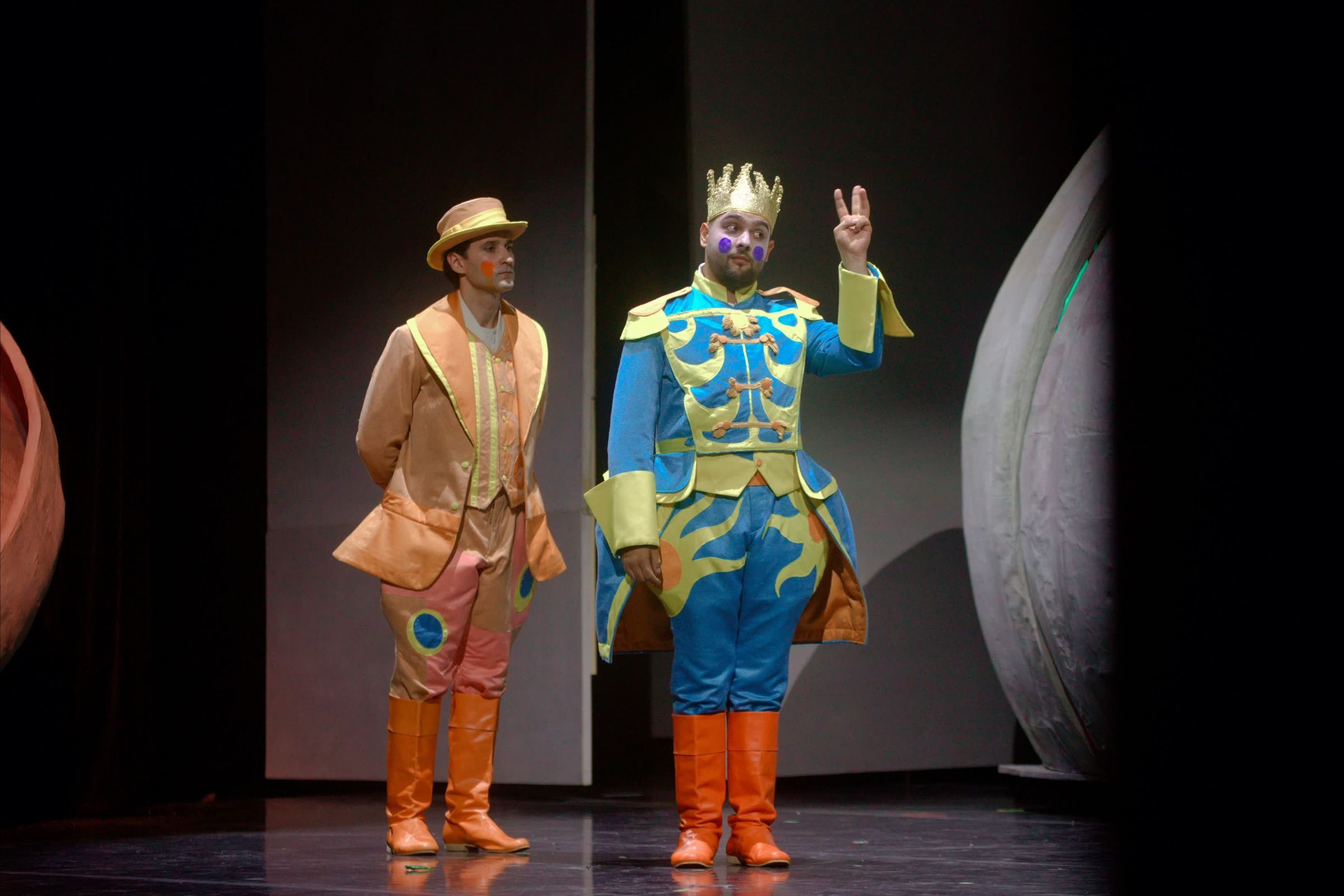 Dumitru Filip (Don Ramiro) and Alin Munteanu (Dandini) &copy; Andrei Grigore