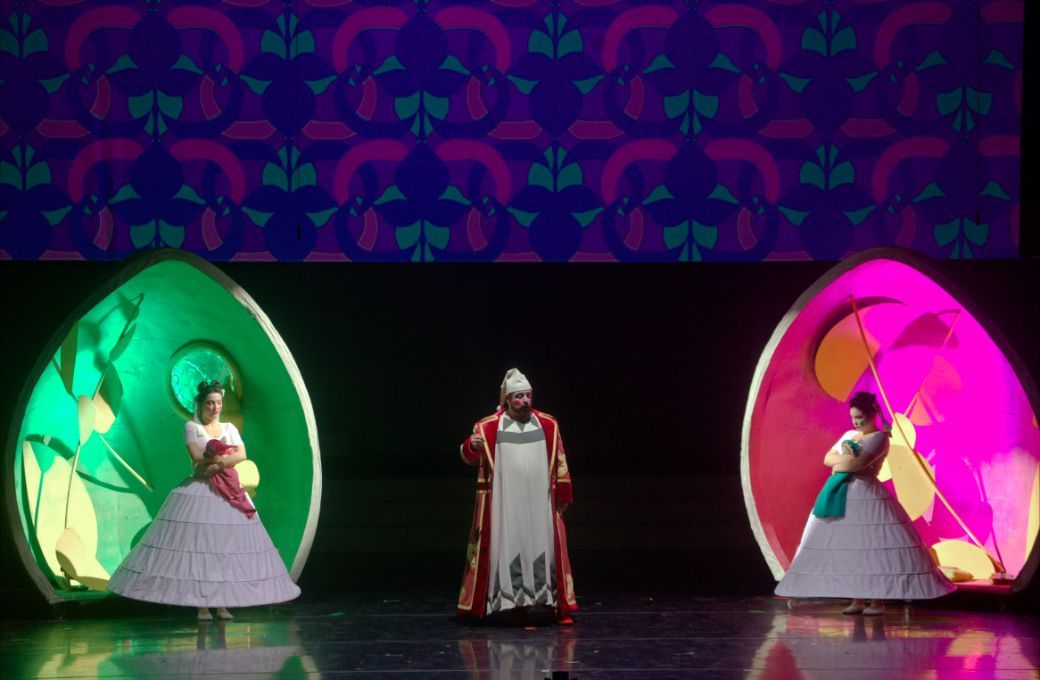 Iustinian Zetea (Don Magnifico) with Lorena Mărginean (Clorinda) and (Tisbe) &copy; Andrei Grigore
