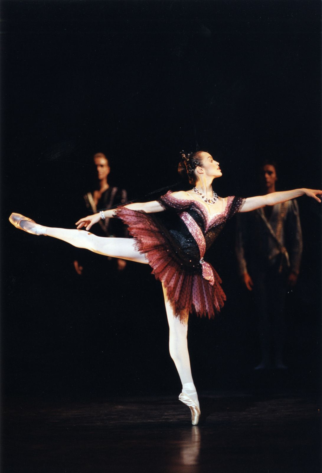 Leticia Müller in Sir Frederick Ashton’s <i>Birthday Offering</i> &copy; Bill Cooper, 1995