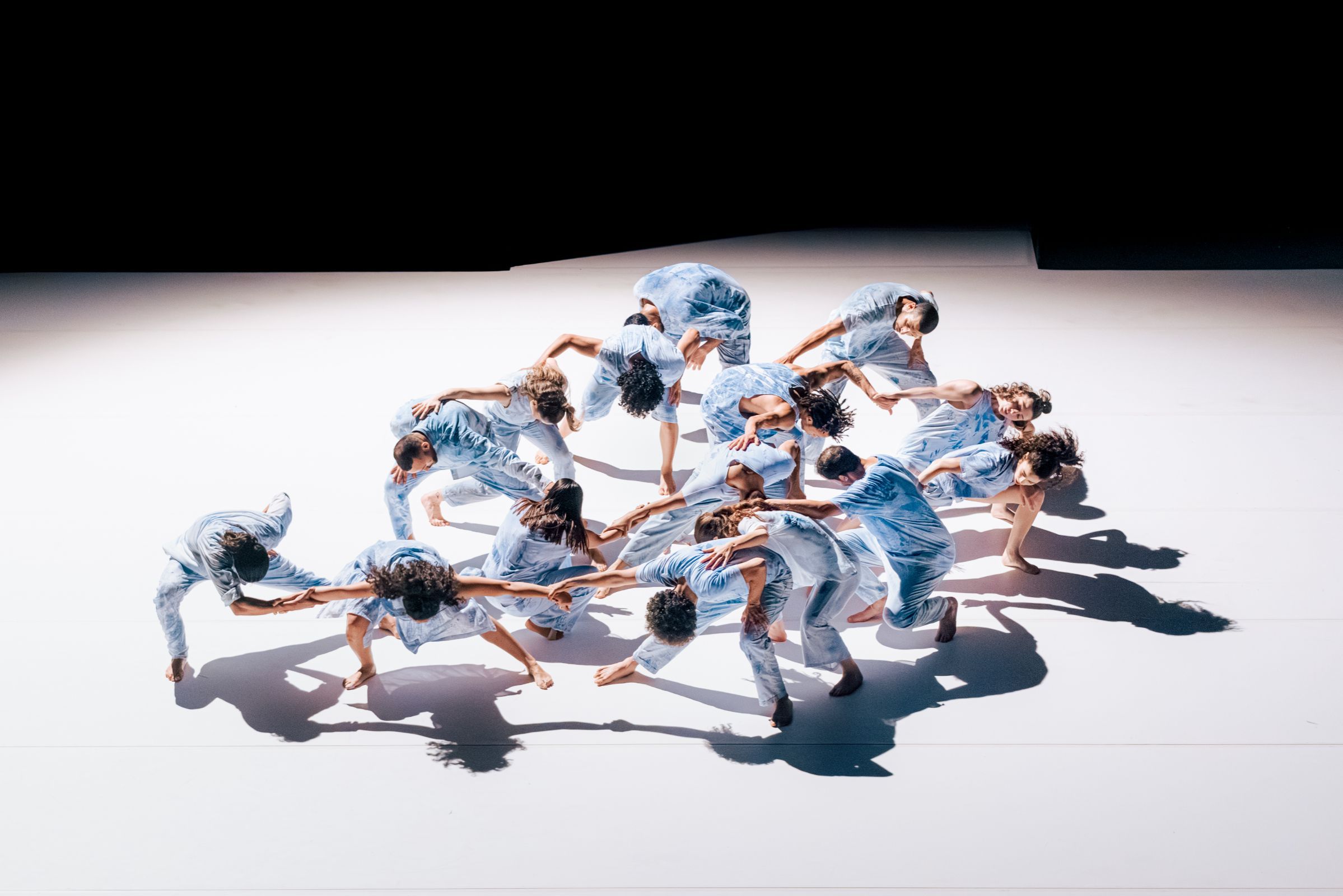 <i>Tenir le temps</i>, par le Ballet de l'Opéra de Tunis © Quentin Chevrier