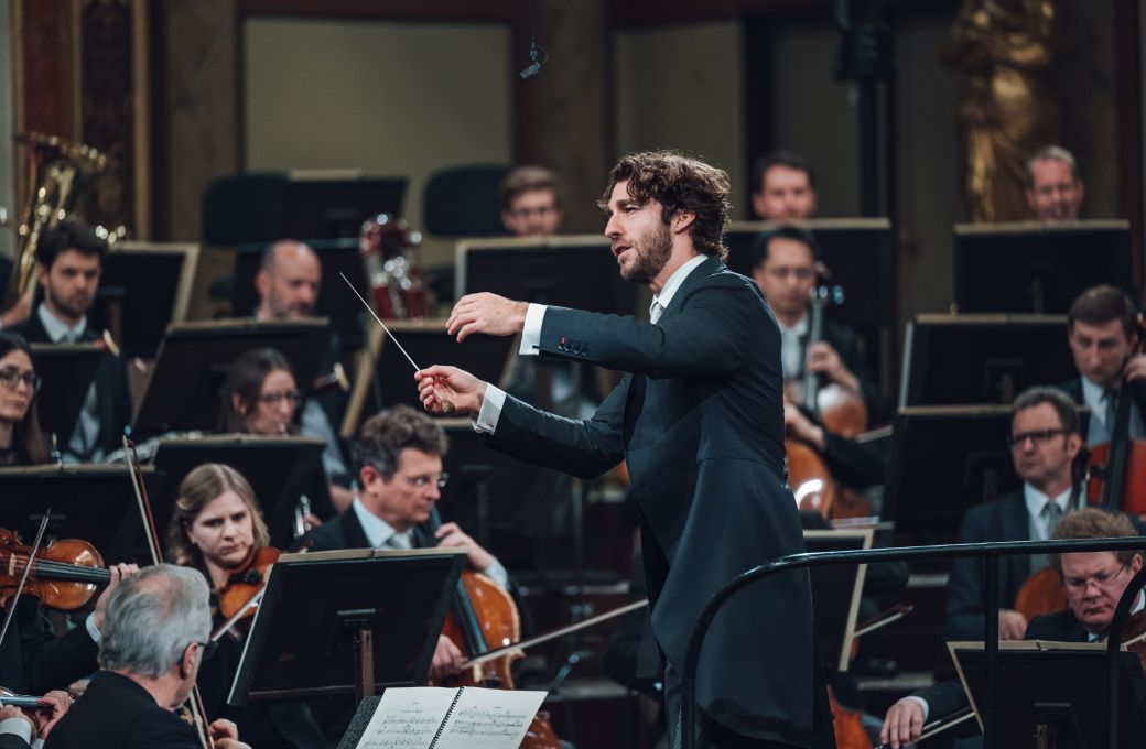 Lorenzo Viotti conducts the Vienna Philharmonic &copy; Wiener Philharmoniker | Niklas Schnaubel