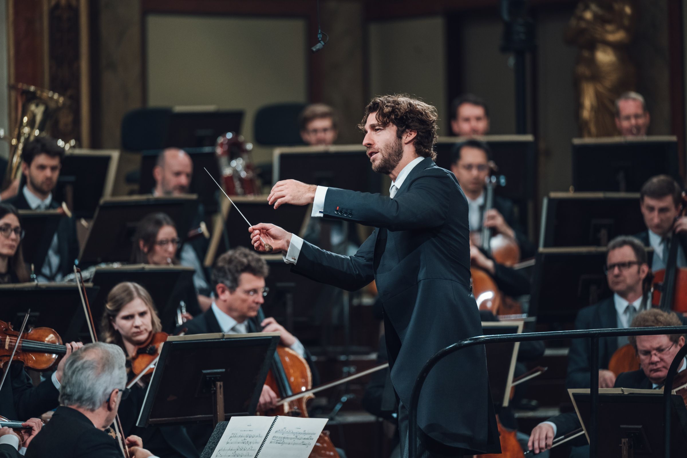 Lorenzo Viotti conducts the Vienna Philharmonic &copy; Wiener Philharmoniker | Niklas Schnaubel