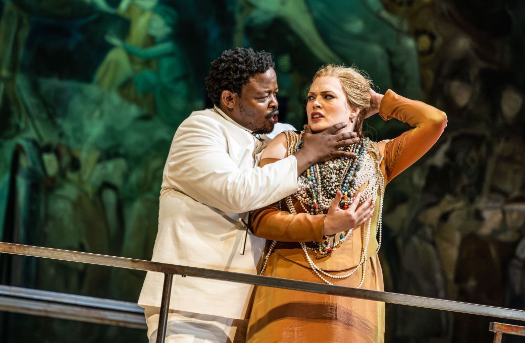 Owen Metsileng (Otello) und Emma McNairy (Desdemona) © Christina Iberl