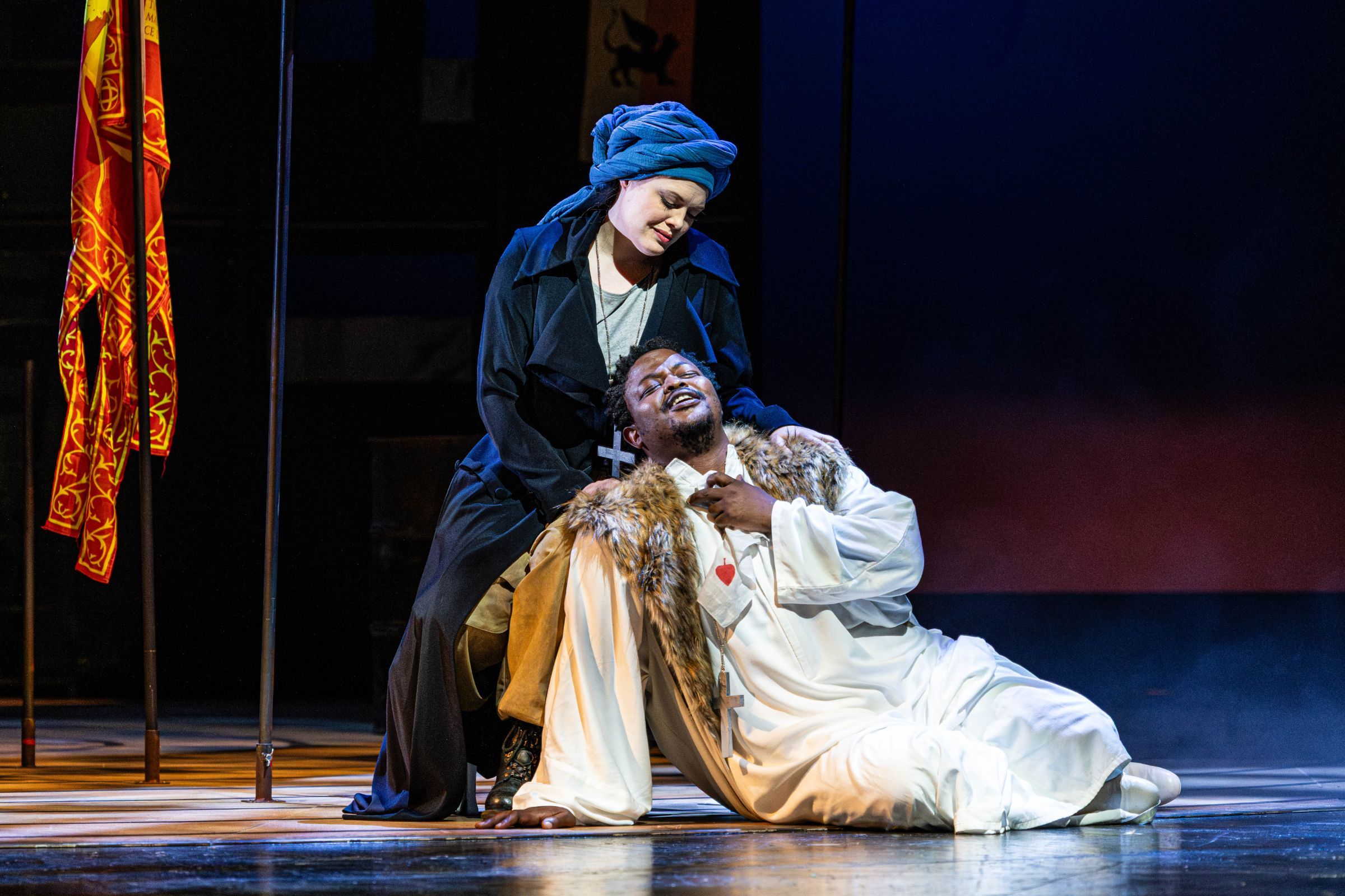 Emma McNairy (Desdemona) und Owen Metsileng (Otello) © Christina Iberl