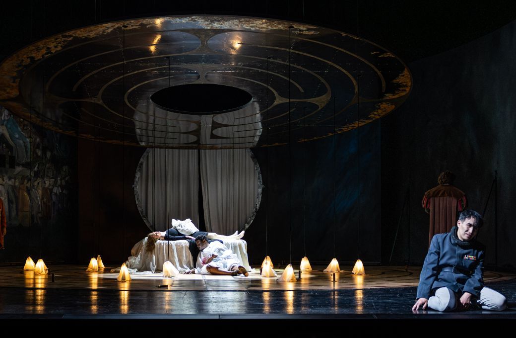 Emma McNairy (Desdemona), Owen Metsileng (Otello) und Shin Taniguchi (Jago) © Christina Iberl