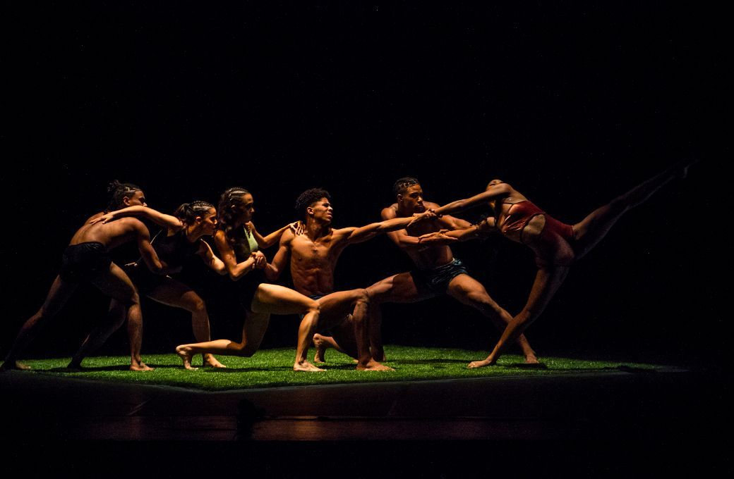 Acosta Danza Yunior in <i>Faga</i> by Susana Pous &copy; Yuris N&oacute;rido