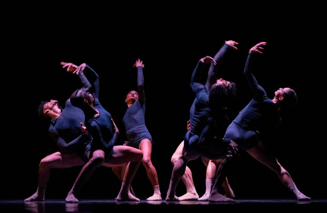 Acosta Danza Yunior in Juliano Nunes&rsquo; <i>Mundo Interpretado</i> &copy; Yuris N&oacute;rido