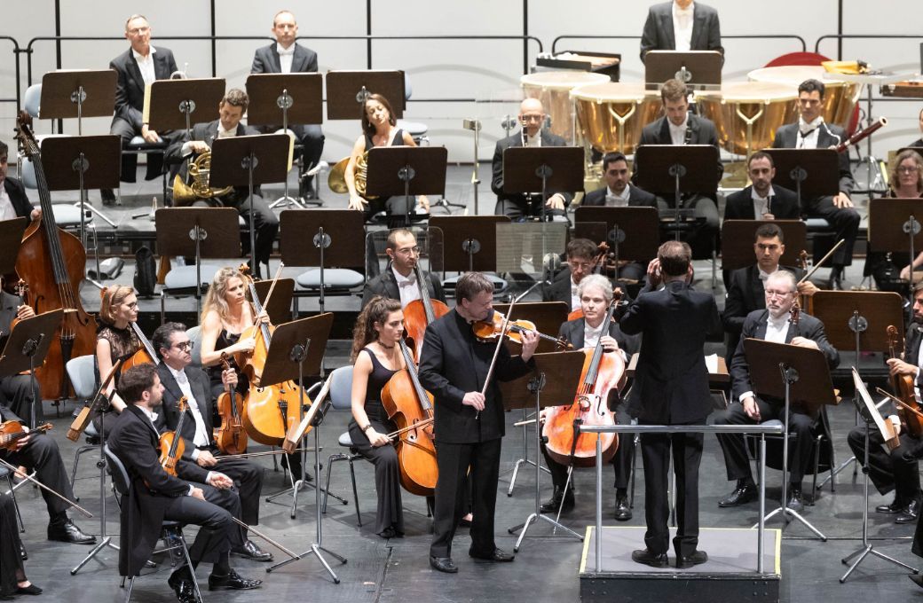 Frank Peter Zimmermann, Pablo González y la Orquesta Sinfónica de Tenerife © Miguel Barreto | Auditorio de Tenerife
