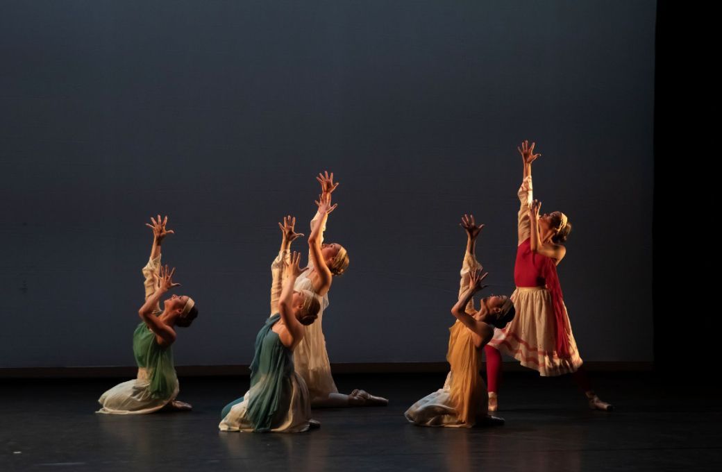 The Royal Ballet School in Ninette de Valois’ <i>The Arts of the Theatre</i> © THe Royal Ballet School. Photographed by Rachel Cherry