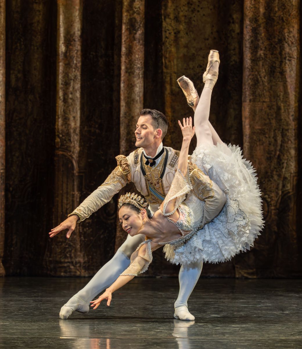 Mathias Dingman as Florimund and Momoko Hirata as Aurora in <i>The Sleeping Beauty</i> &copy; Johan Persson