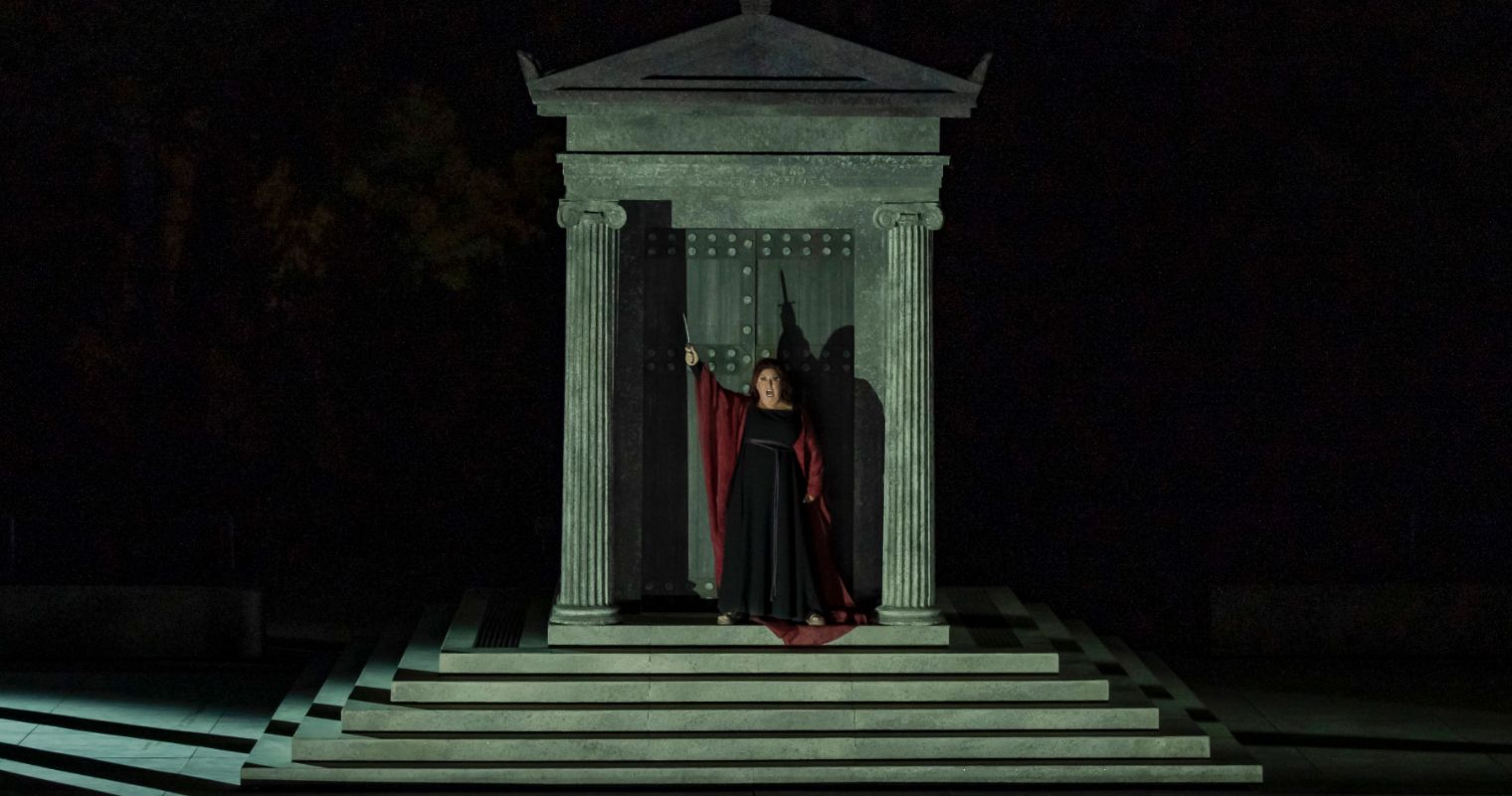 Facing the ghost of Maria Callas: Greek National Opera’s <i>Medea</i> at Epidaurus © A Simopoulos