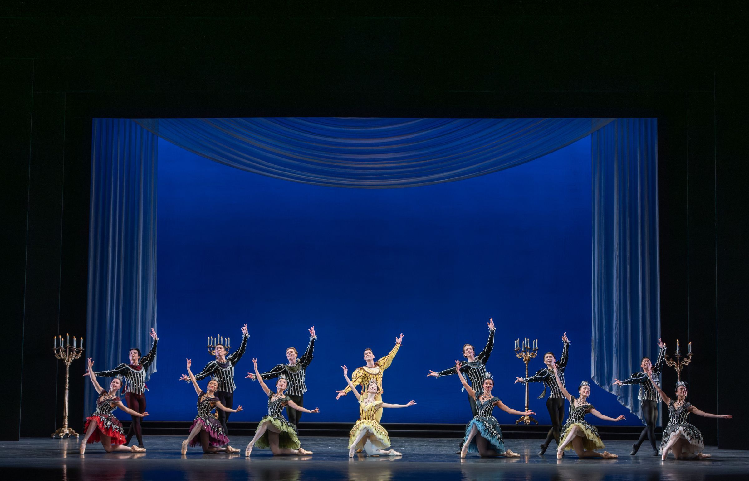 Birmingham Royal Ballet in Sir Frederick Ashton’s <i>Birthday Offering</i> &copy; Johan Persson