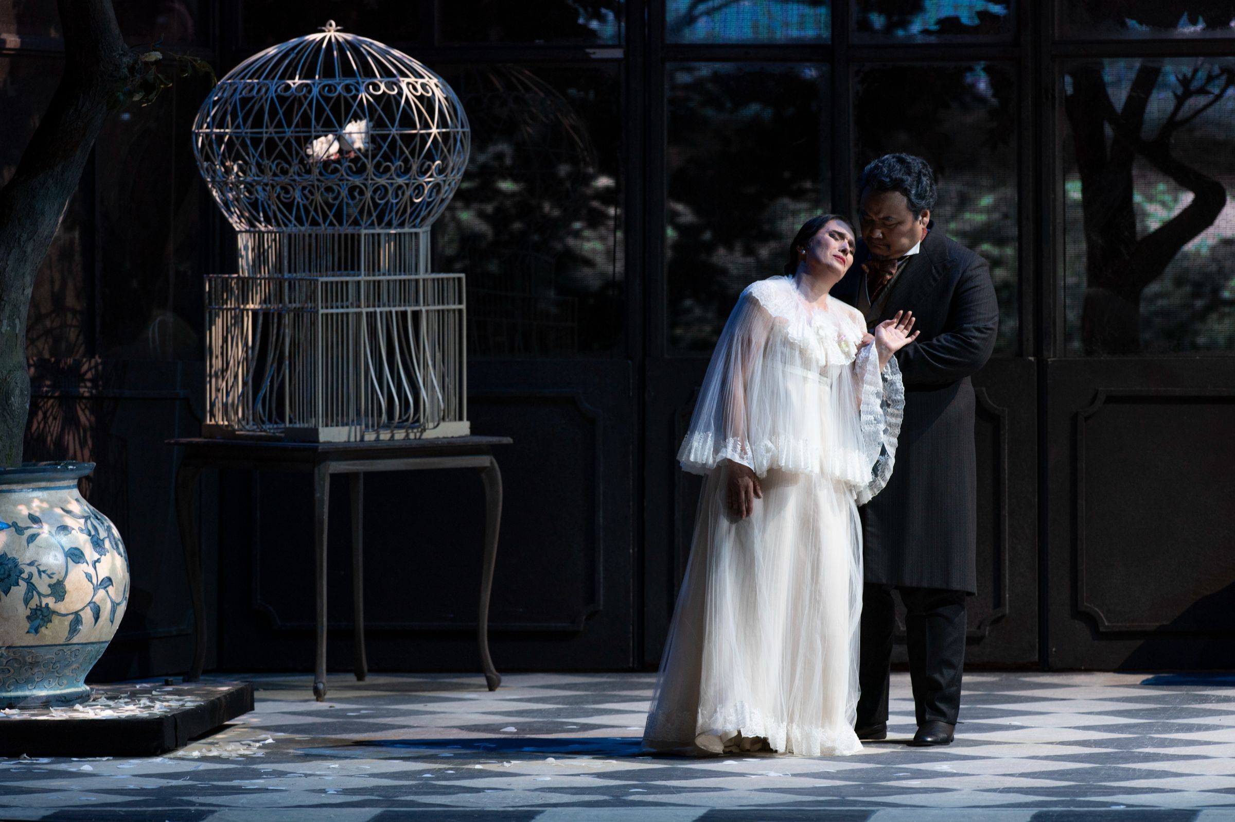Ermonela Jaho (Violetta) and Amartuvshin Enkhbat (Germont) © Fabrizio Sansoni | Teatro dell'Opera di Roma