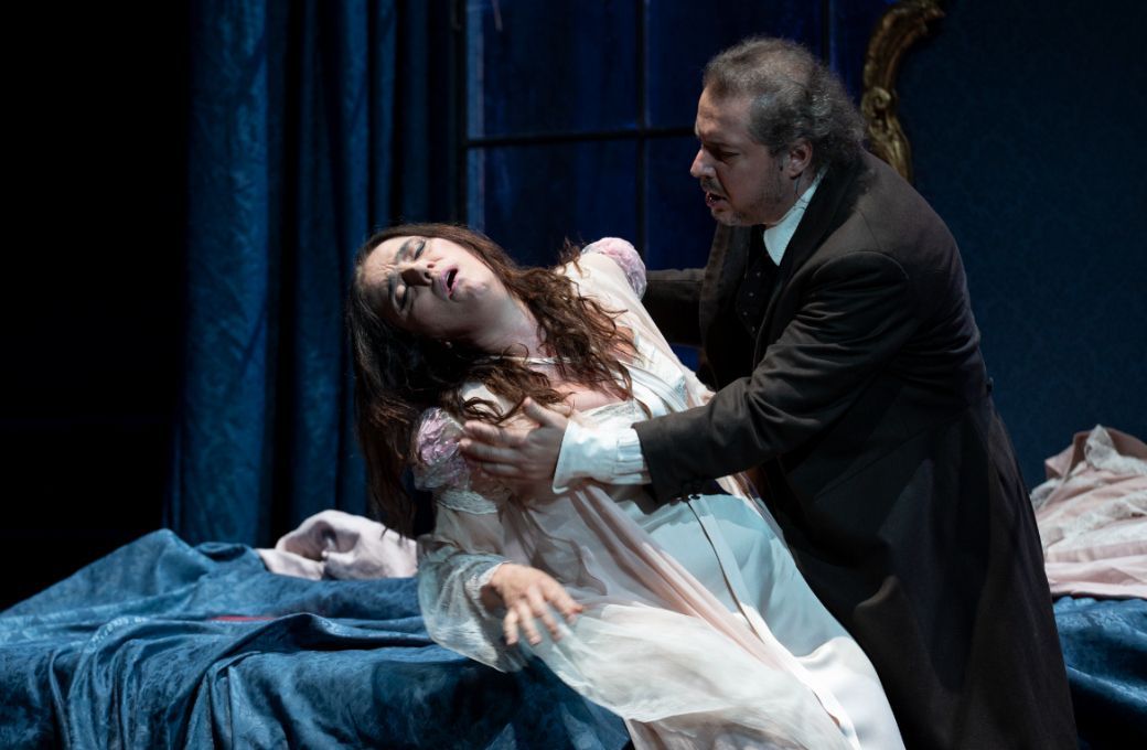 Ermonela Jaho (Violetta) and Dmitry Korchak (Alfredo) © Fabrizio Sansoni | Teatro dell'Opera di Roma
