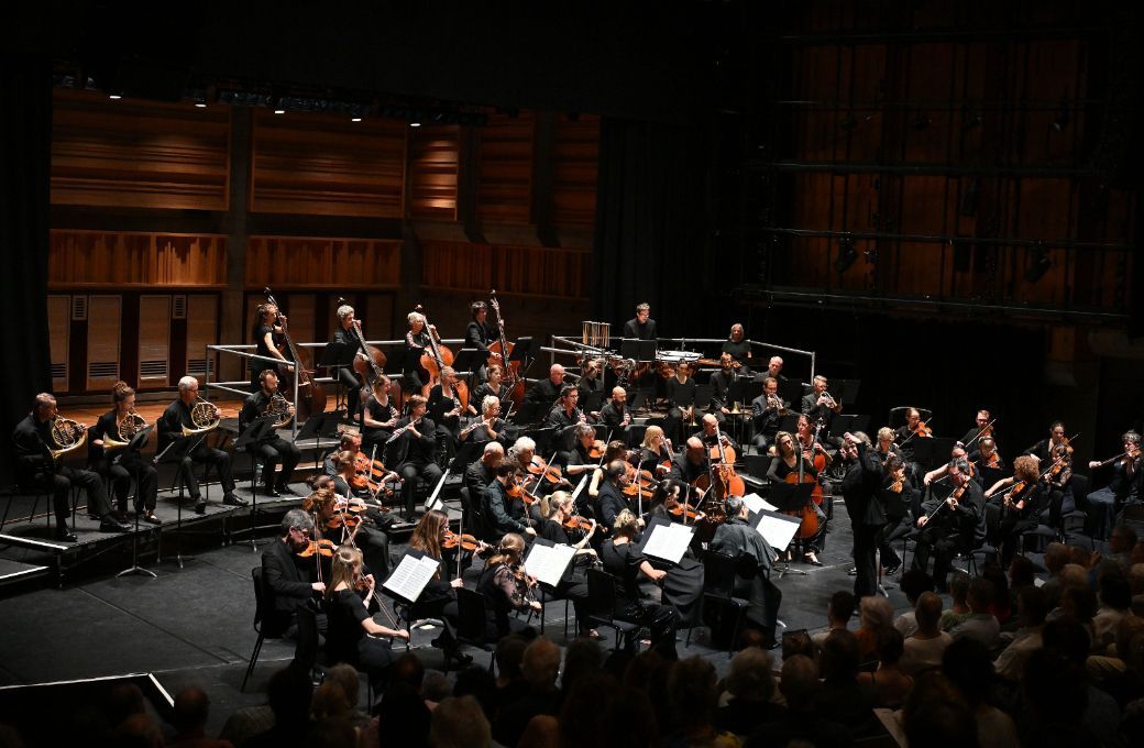 Maxim Emelyanychev conducts the Orchestra of the Age of Enlightenment © Mark Allan
