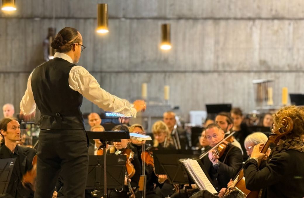 Ondes Plurielles in rehearsal in Saint-Marcel Church © Rémi Monti / Bachtrack