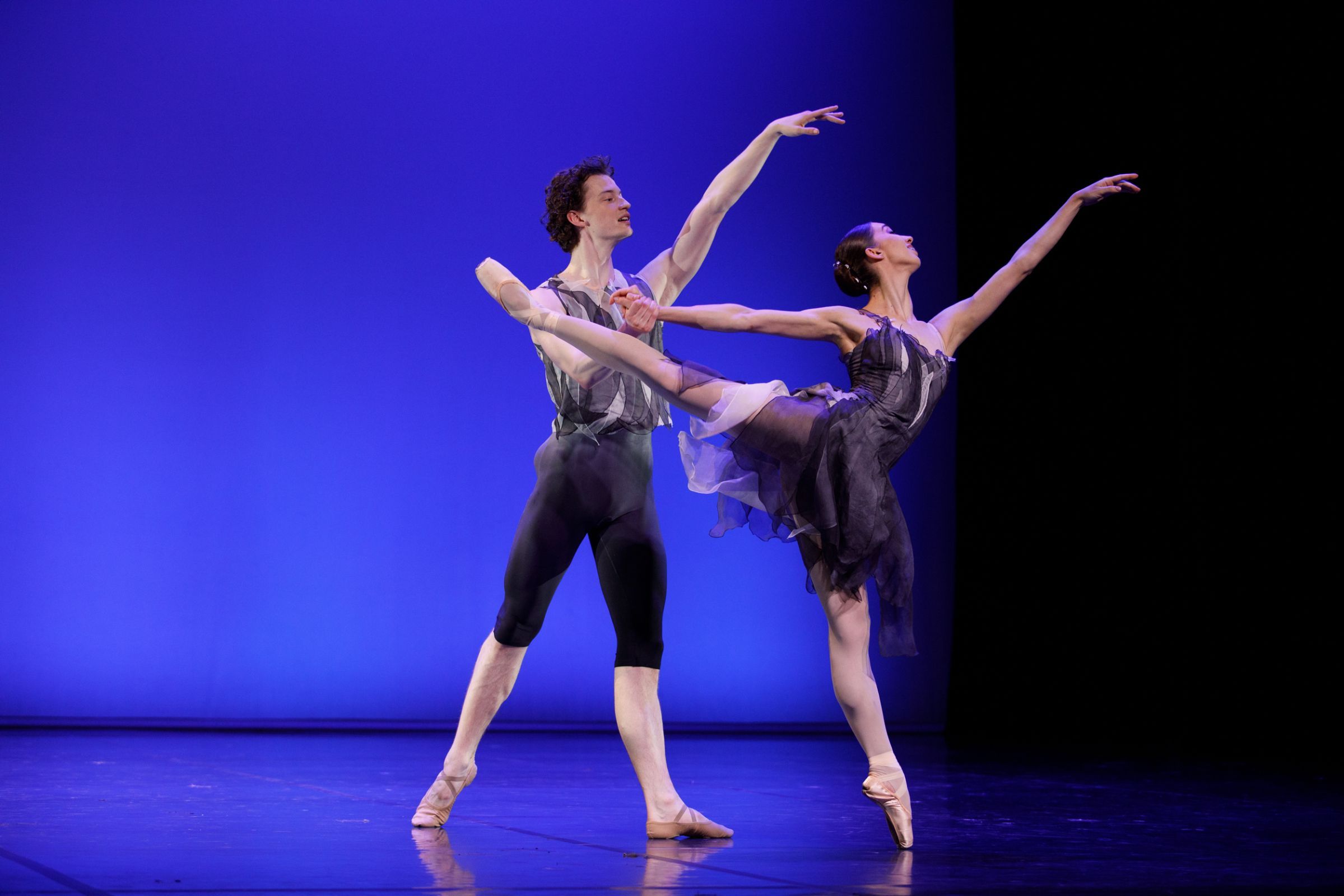 Kajetan Stabeusz and Martyna Wrzesińska in <i>Reverentia</i> by Dawid Trzensimiech © Ewa Krasucka
