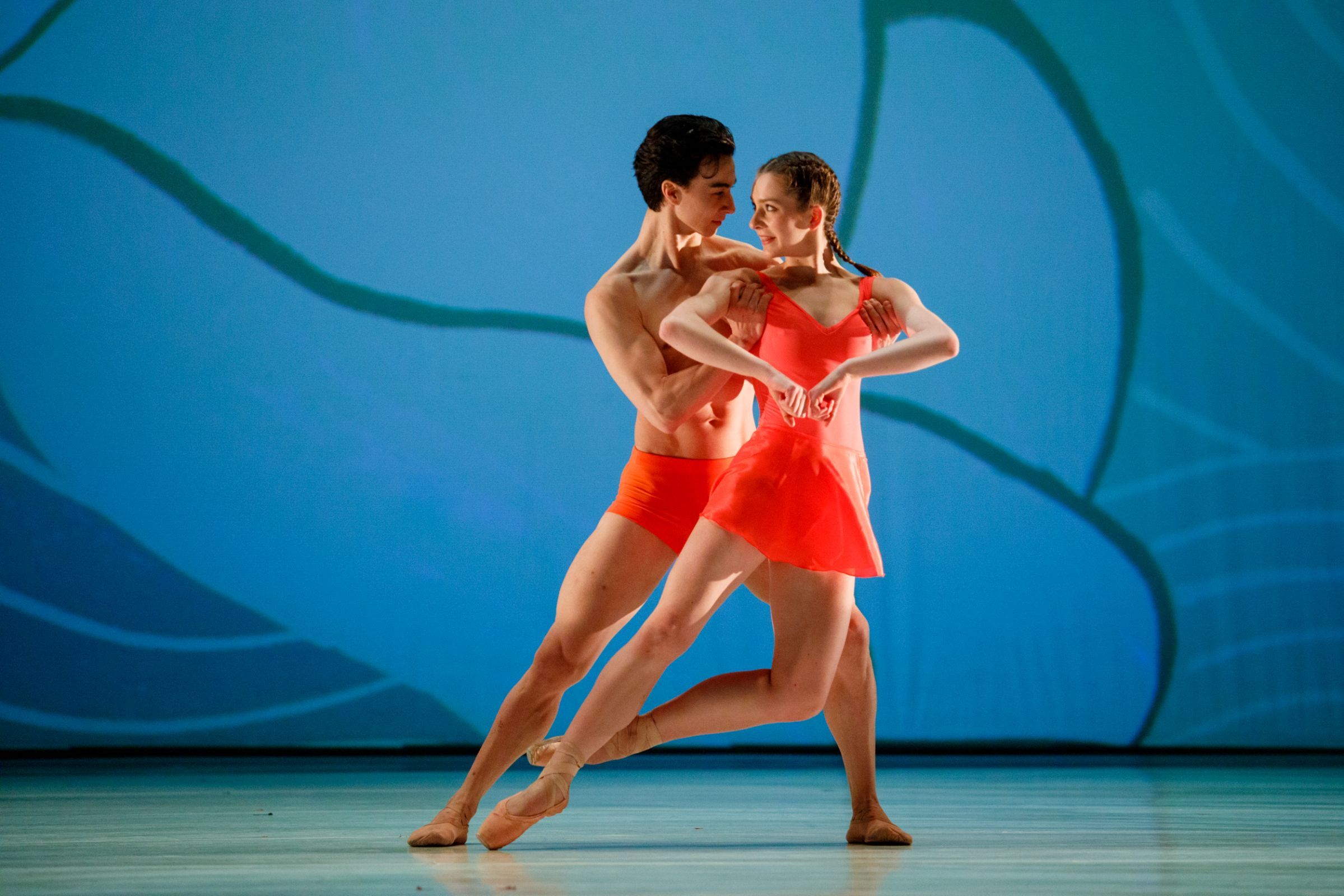 Kyle Lippoth and Maja Augustyniak in Antonio Lanzo’s <i>Rumänische Volkstänze</i> © Ewa Krasucka