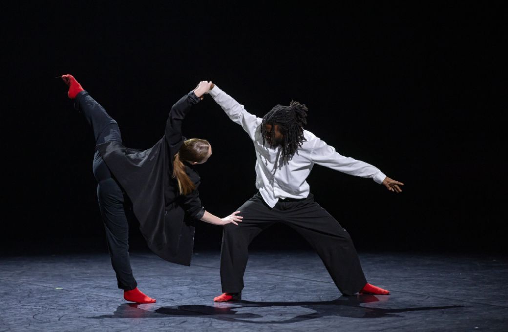 Anaya Isadora and Omar Toussaint in Ben Duke’s <i>Session 1</i> © Gregory Batardon