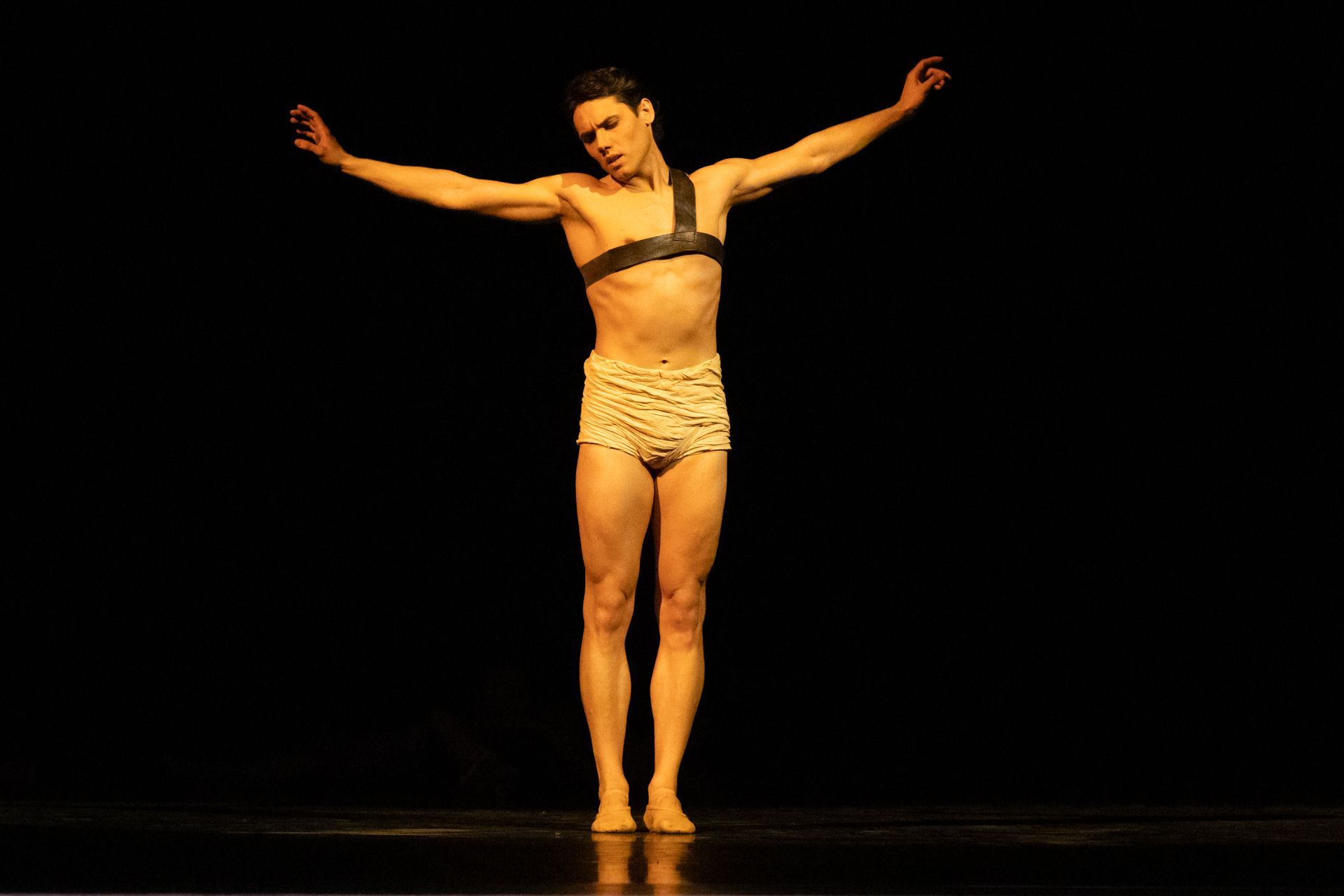 Alessandro Casà in Mauro Bigonzetti’s <i>Caravaggio</i> © Rosellina Garbo