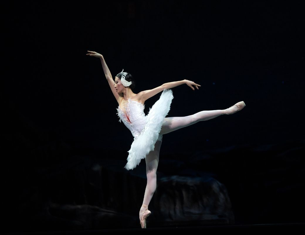 SunMi Park as Odette in <i>Swan Lake</i> © Nir Arieli