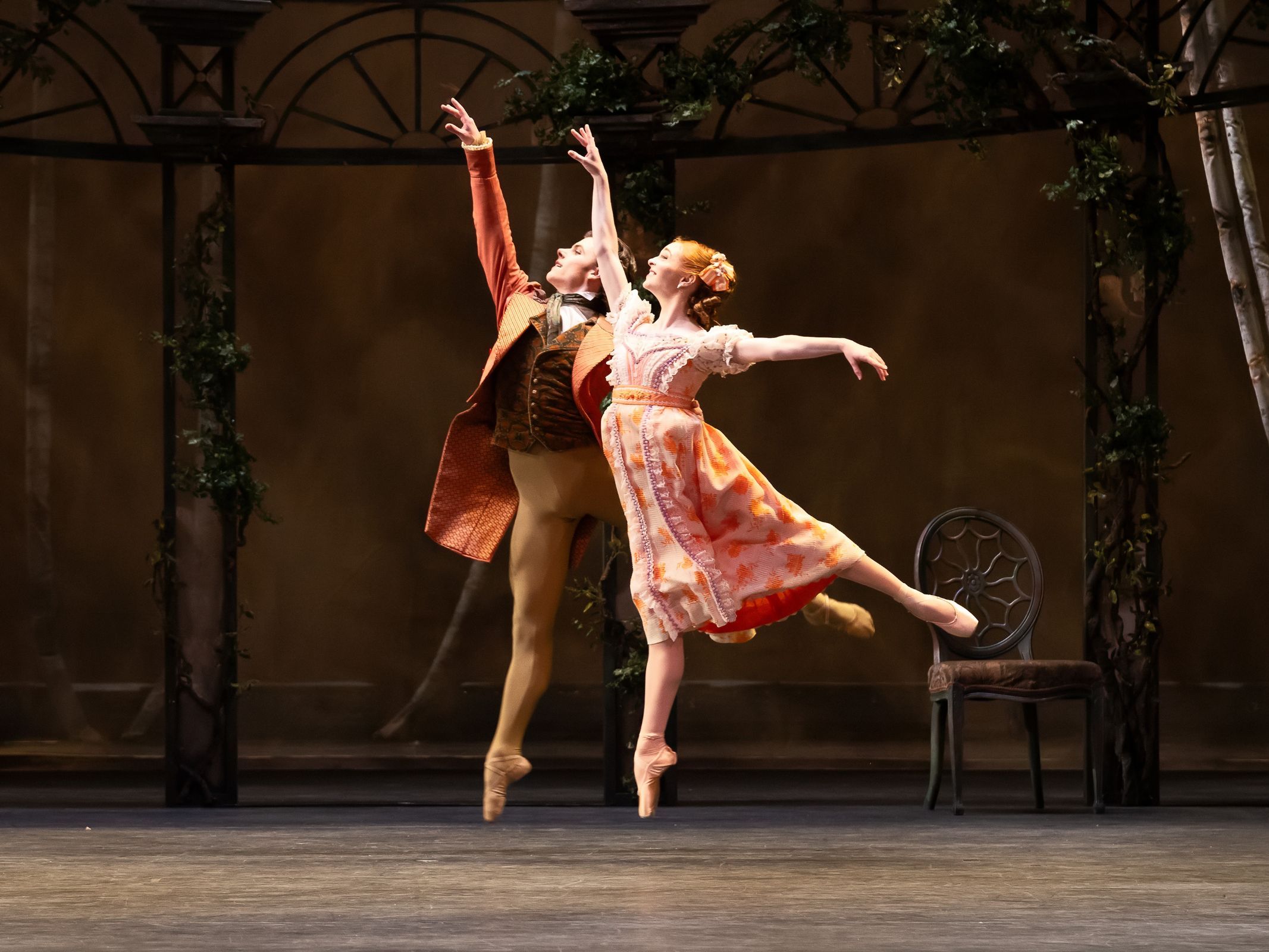 Zimmi Coker as Olga and Jake Roxander as Lensky in <i>Onegin</i> © Kyle Froman