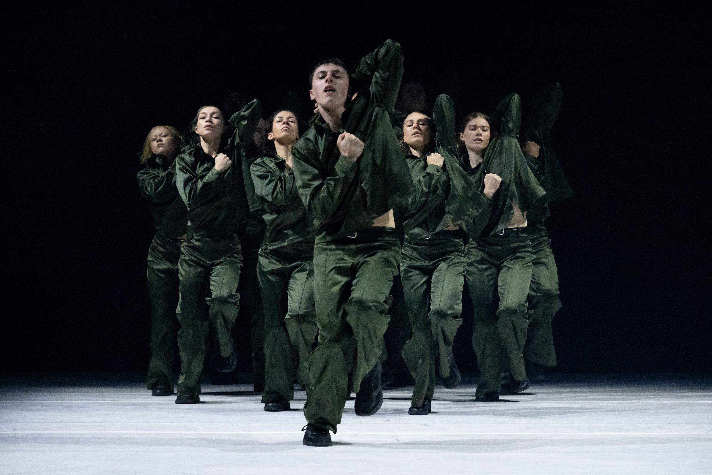Sydney Dance Company in <i>The Mass Ornament</i> by Fran Díaz © Wendell Teodoro