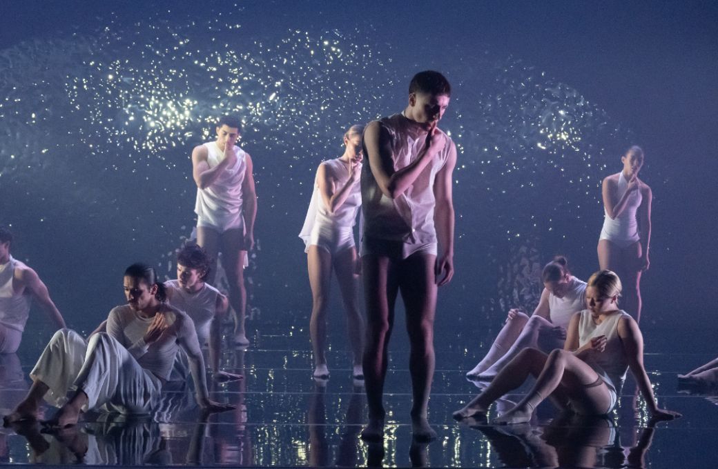 Sydney Dance Company in <i>The Journey Itself Is Home</i> by Rafael Bonachela © Wendell Teodoro
