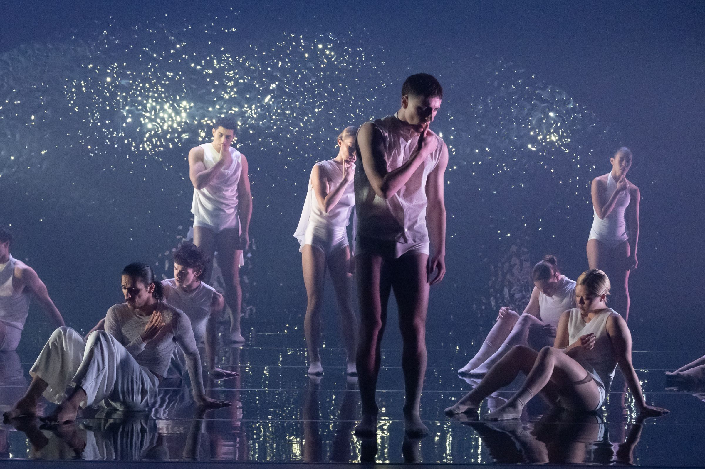 Sydney Dance Company in <i>The Journey Itself Is Home</i> by Rafael Bonachela © Wendell Teodoro
