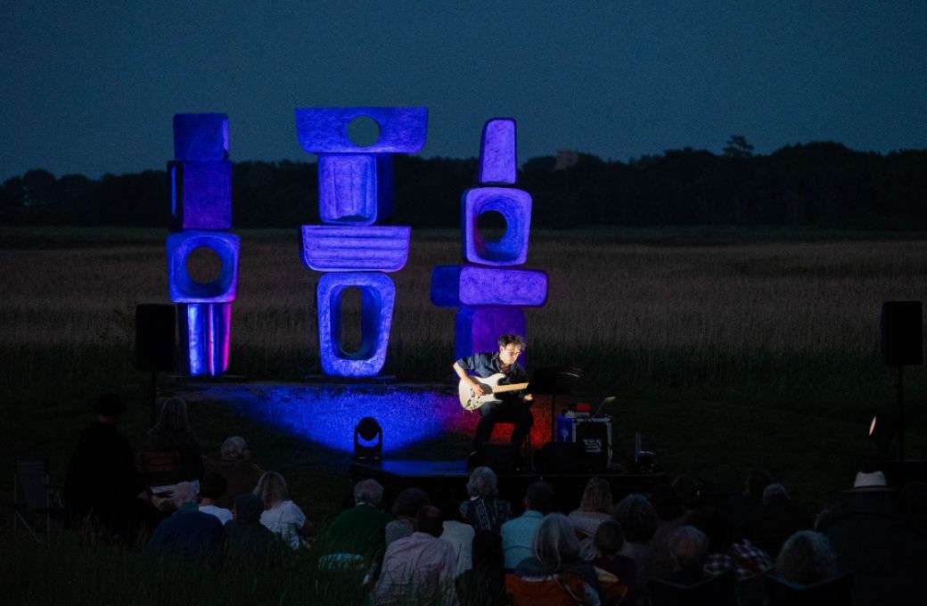Sean Shibe on the Hepworth Lawn &copy; Marcus Roth