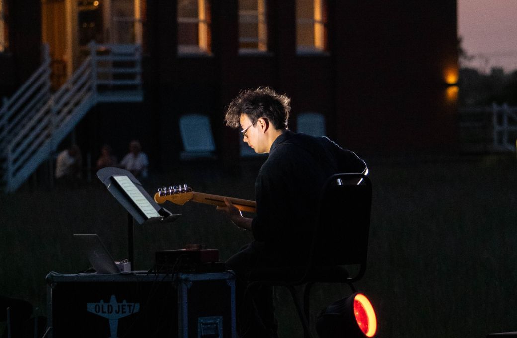 Sean Shibe on the Hepworth Lawn &copy; Marcus Roth
