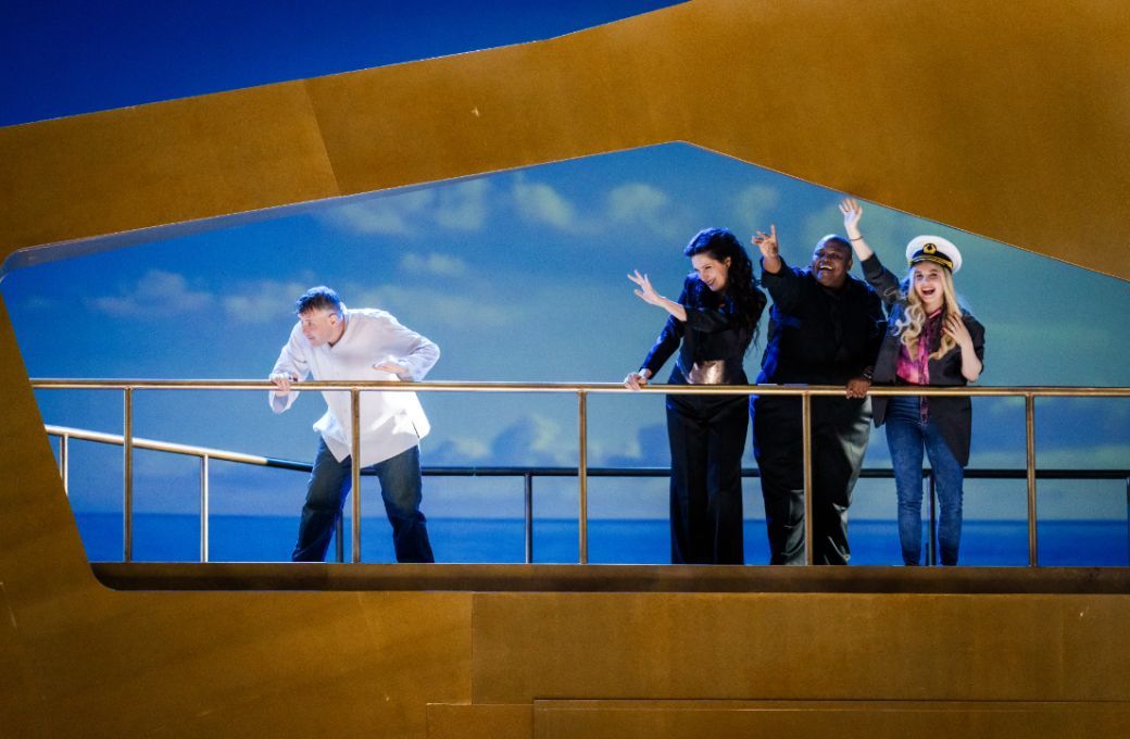 Michael Laurenz (Pedrillo), Adela Zaharia, Siyabonga Maqungo (Belmonte) and Serafina Starke (Blonde) © Stephan Rabold