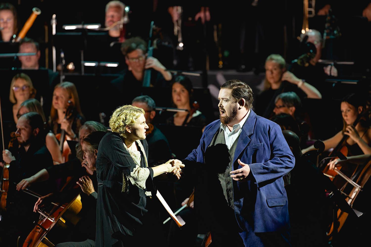 Nicky Spence with Amanda Majeski in Shostakovich’s <i>Lady Macbeth of Mtsensk</i> at the BBC Proms © Andy Paradise