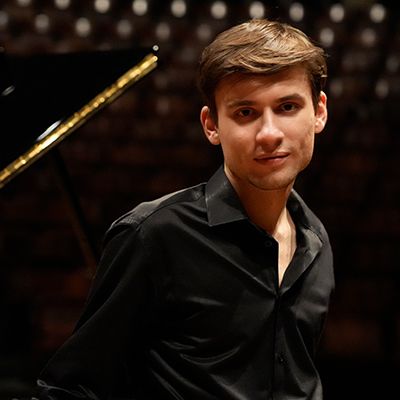 &copy; Uladzislau Khandohiu