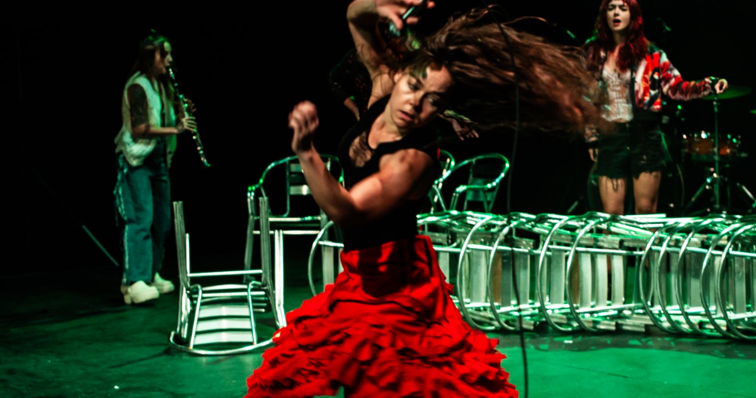 Rocío Molina in <i>Calentamiento</i>: a ferocious and fearless performer © Simone Fratini