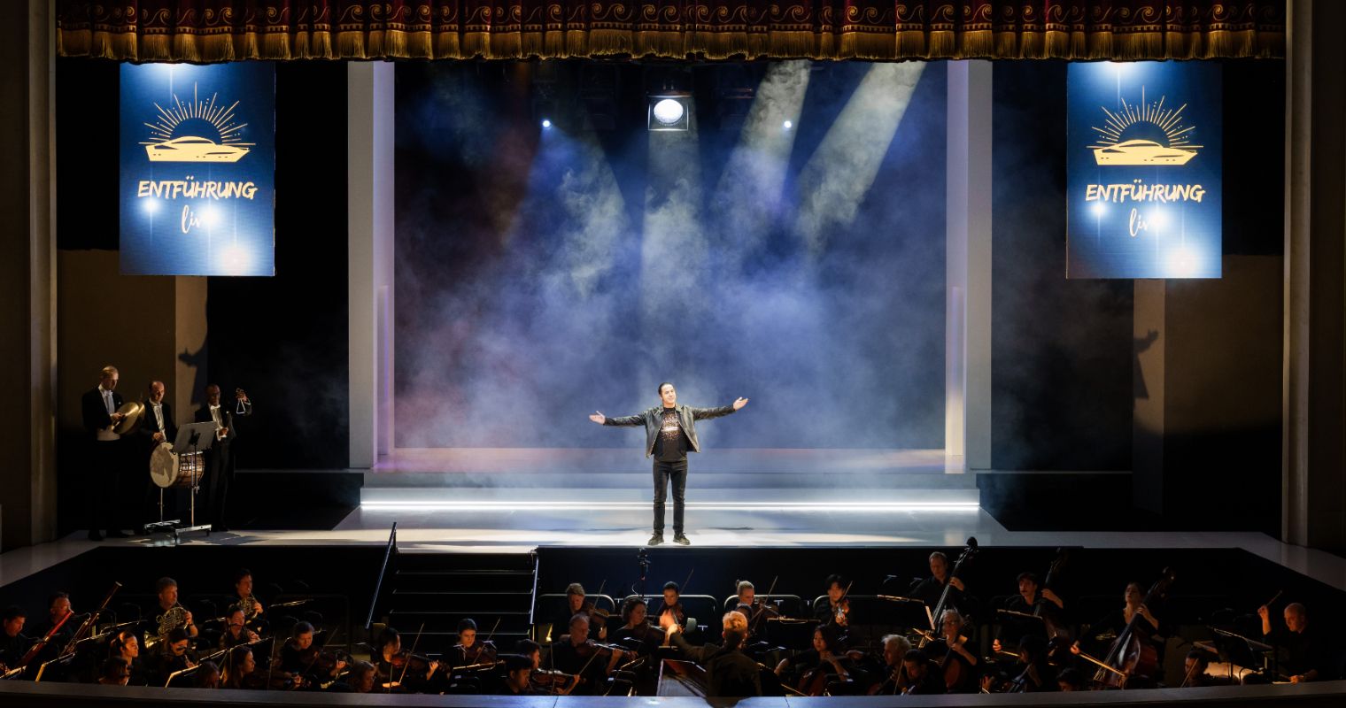 Cheap laughs in Staatsoper Berlin’s new <i>Entführung aus dem Serail</i> © Stephan Rabold