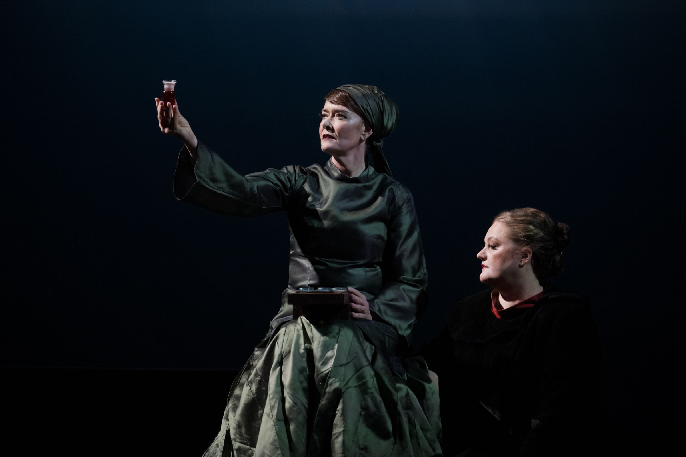 Catherine Carby (Brangäne) and Catharine Woodward (Isolde) &copy; Matthew Williams-Ellis