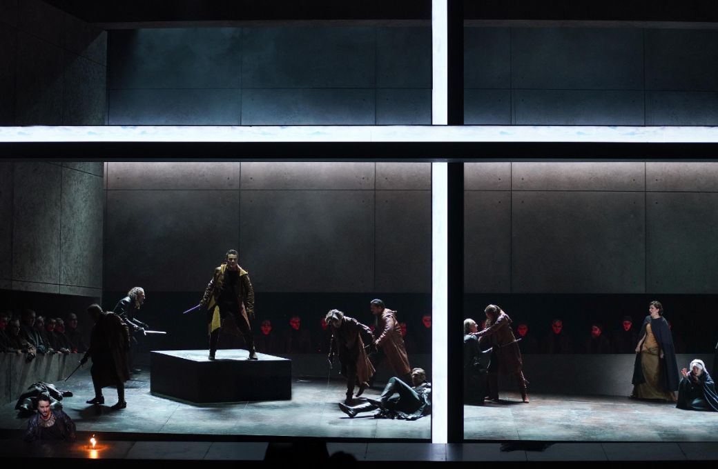 Escena de <i>Il trovatore</i>, producci&oacute;n de Francisco Negr&iacute;n, en el Teatro Real &copy; Javier del Real | Teatro Real