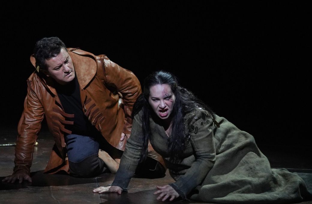 Piotr Beczała (Manrico) y Ksenia Dudnikova (Azucena) &copy; Javier del Real | Teatro Real