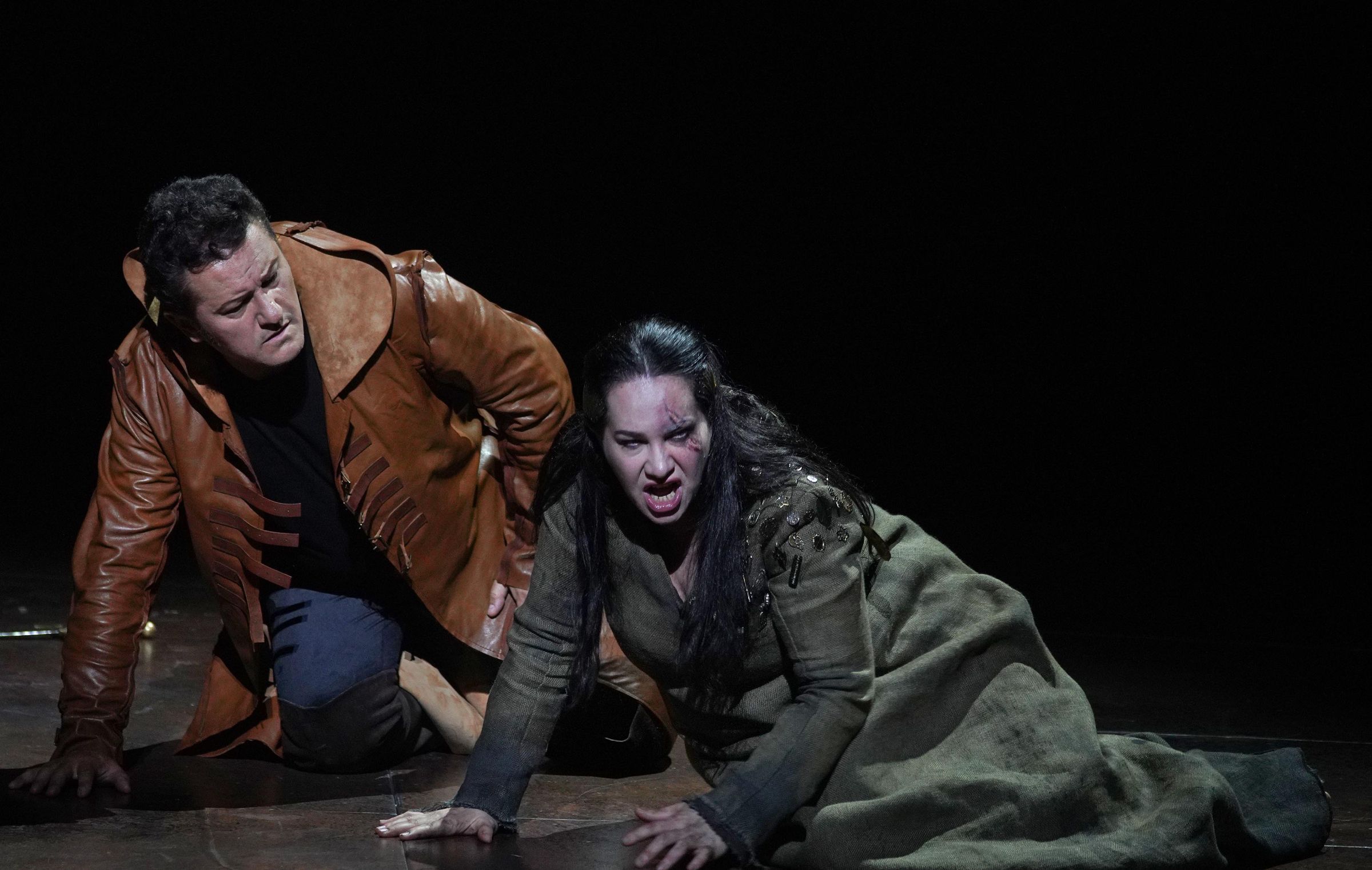 Piotr Beczała (Manrico) y Ksenia Dudnikova (Azucena) &copy; Javier del Real | Teatro Real