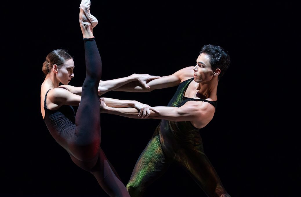 <i>Frank Bridge Variations</i> de Hans van Manen par le Dutch National Ballet &copy; Marc Haegeman